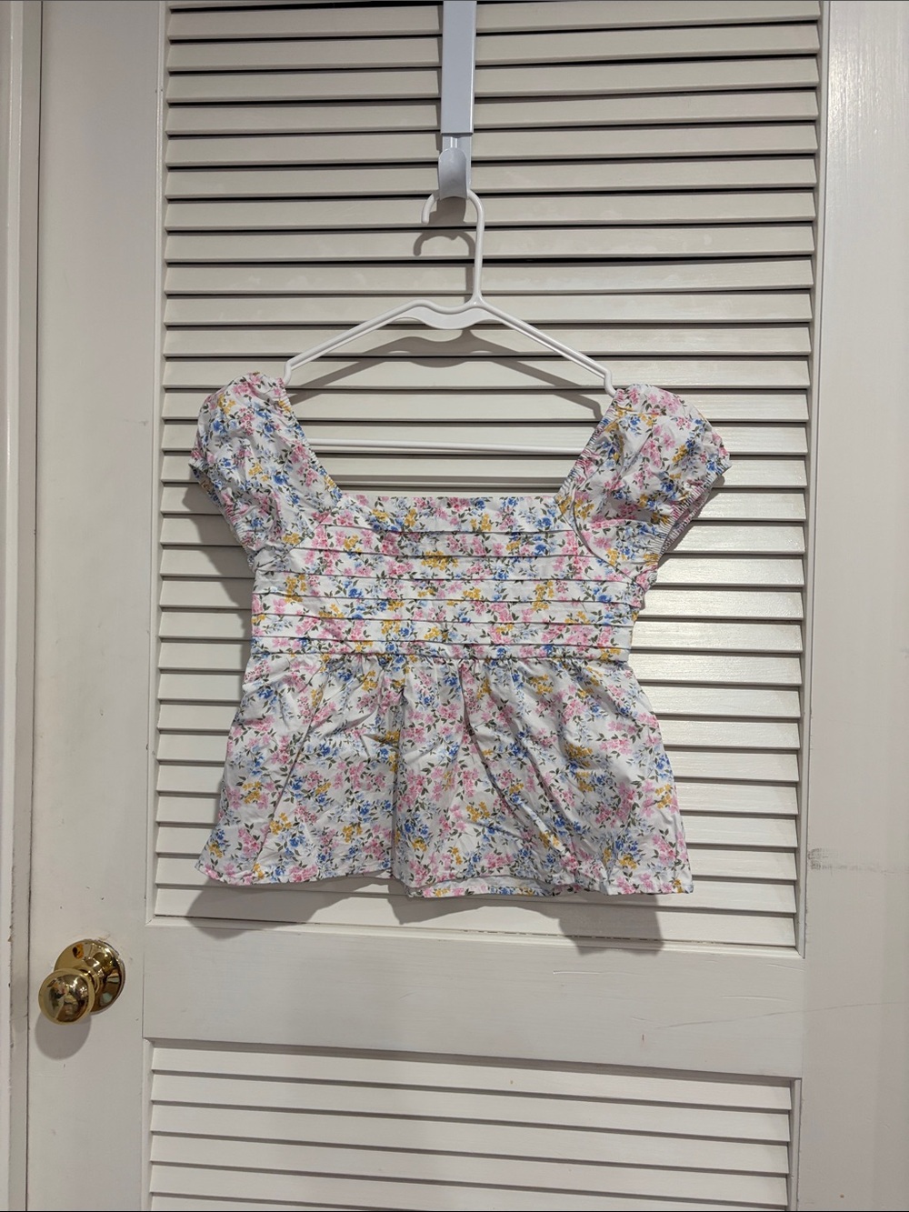 Girls' Floral Puff-Sleeve Top in White and Pastel Floral